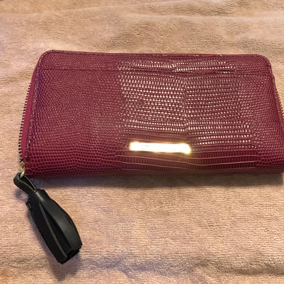 Liz Claiborne Maroon Wallet - Picture 1 of 7
